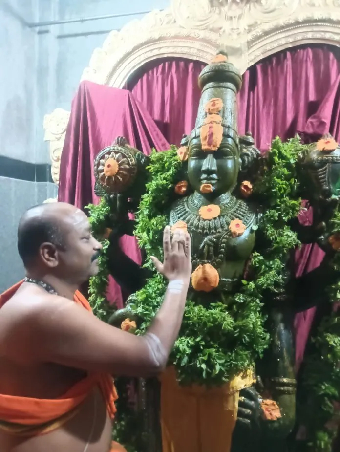 ವೈಕುಂಠ ಏಕಾದಶಿ ಹೊಸಪೇಟೆಯ ದೇವಾಲಯಗಳಲ್ಲಿ ಭಕ್ತಸಾಗರ