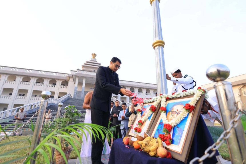 ನೂತನ ಜಿಲ್ಲಾಡಳಿತ ಭವನದಲ್ಲಿ 75ನೇ ಗಣರಾಜ್ಯೋತ್ಸವ ದಿನಾಚರಣೆ