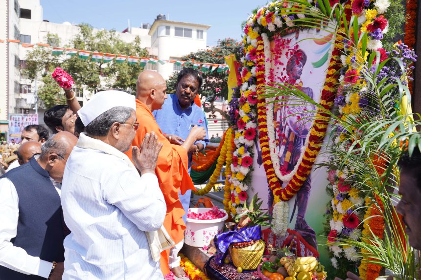 ಸ್ವಾತಂತ್ರ ಪ್ರೇಮಿ, ದೇಶ ಪ್ರೇಮಿ ಸಂಗೊಳ್ಳಿರಾಯಣ್ಣನನ್ನು ನಮ್ಮವರ ಕುತಂತ್ರದಿಂದಲೇ ಬ್ರಿಟಿಷರಿಗೆ ಹಿಡಿದು ಕೊಡಲಾಯಿತು