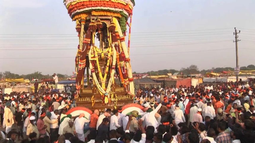 ಗರಗ ಗ್ರಾಮದಲ್ಲಿ ವಿಜೃಂಭಣೆಯ ಮಡಿವಾಳೇಶ್ವರ ಜಾತ್ರೆ: ಏನಿಲ್ಲಿಯ ಸ್ಪೆಷಲ್?​ ಇಲ್ಲಿದೆ ನೋಡಿ