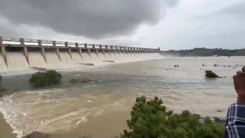 ಹಂಪಿಯ ವಿರೂಪಾಕ್ಷ ದೇವಸ್ಥಾನ ಹೊರತುಪಡಿಸಿ ಹಲವು ದೇವಾಲಯಗಳು ಮುಳುಗಡೆ !!