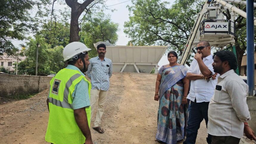 ಧೂಳೆಬ್ಬಿಸುತ್ತಿದ ಕ್ರಷರ್ ಸ್ಥಗಿತಗೊಳಿಸಿದ ಮಾಜಿ ಮೇಯರ್ ರಾಜೇಶ್ವರಿ ಸುಬ್ಬರಾಯುಡು !