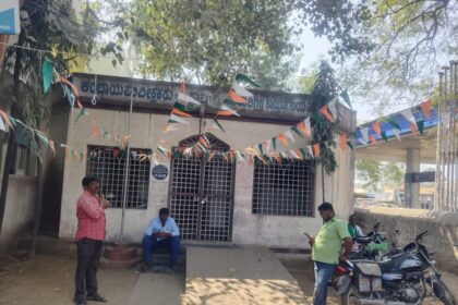 ಎರಡನೇ ದಿನಕ್ಕೆ ಮುಂದುವರೆದ ಮುಷ್ಕರ..ಬಿಕೋ ಎನ್ನುತ್ತಿದೆ ಕಛೇರಿ..!