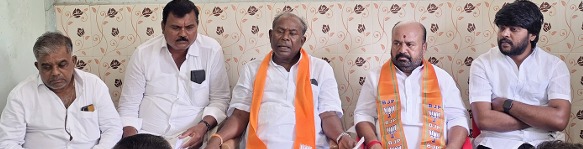 ವೇದಾವತಿ ನದಿ (ಹಗರಿ)ಗೆ ಏಪ್ರಿಲ್ 10 ರವರೆಗೆ ಕಾಲುವೆ ಮುಖಾಂತರ ನೀರು ಹರಿಸಬೇಕು : ಮಾಜಿ ಶಾಸಕ ಎಂ.ಎಸ್.ಸೋಮಲಿoಗಪ್ಪ ವೇದಾವತಿ ನದಿ (ಹಗರಿ)ಗೆ ಏಪ್ರಿಲ್ 10 ರವರೆಗೆ ಕಾಲುವೆ ಮುಖಾಂತರ ನೀರು ಹರಿಸಬೇಕು : ಮಾಜಿ ಶಾಸಕ ಎಂ.ಎಸ್.ಸೋಮಲಿoಗಪ್ಪ