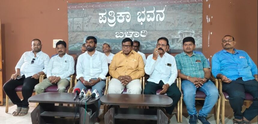ನ್ಯಾಯಯುತವಾದ ಹಲವಾರು ಬೇಡಿಕೆಗಳನ್ನು ಈಡೇರಿಸಬೇಕೆಂದು ಏ 15ಕ್ಕೆ ಲಾರಿ ಮಾಲೀಕರ ಮುಷ್ಕರ :ಸಂಘದ ಜಿಲ್ಲಾಧ್ಯಕ್ಷ ಮಿಂಚು ಶ್ರೀನಿವಾಸ್‌