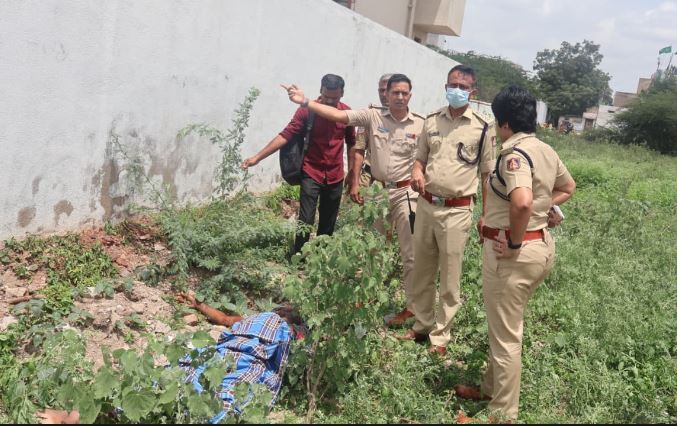  ತಲೆ ಮೇಲೆ ಕಲ್ಲು ಹಾಕಿ ಕೊಲೆ !!