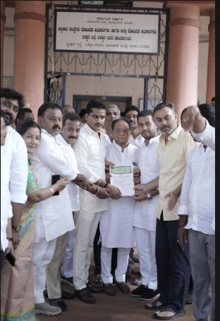 ಜಿಲ್ಲಾ ಕಾಂಗ್ರೆಸ್ ಕಛೇರಿಗೆ ಹತ್ತು ಸಾವಿರ ಚದುರ ಅಡಿ ಸ್ಥಳ ದಾನ ಮಾಡಿದ ಮುರಳಿ ಕೃಷ್ಣ !!